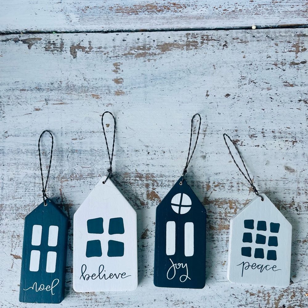 *Christmas Ornament Set of 4 Houses